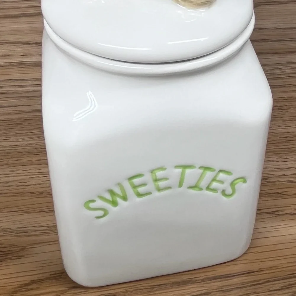 Vintage 1997 Ceramic Teddy Bear Sweeties Jar White Candy‎ Canister 6.5in Nursery